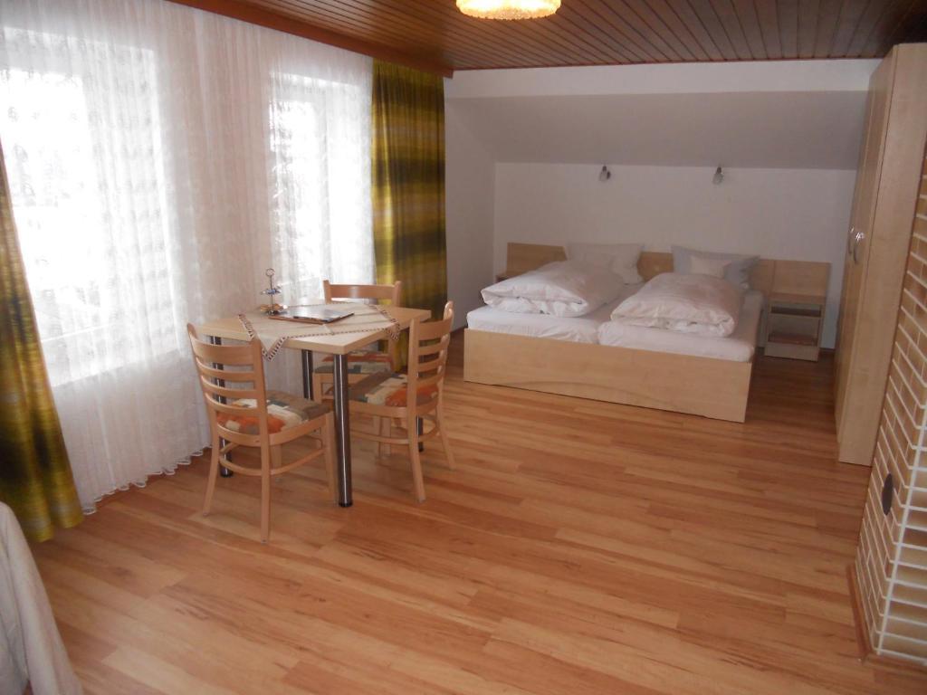 Haus Hildegunde Hotel บาดฟึสซิง ภายนอก รูปภาพ